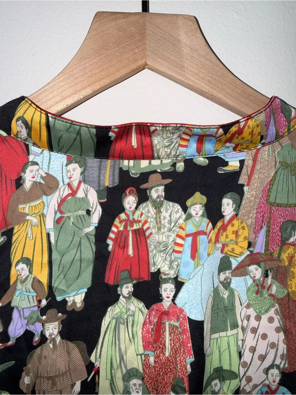 Natori Multicolor Figurine-Print Pajama Set with Red Trim - Picture 7 of 10